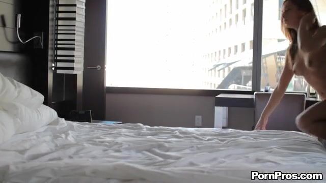 Видео: Утренний секс втроем с блондинками [Групповое порно]